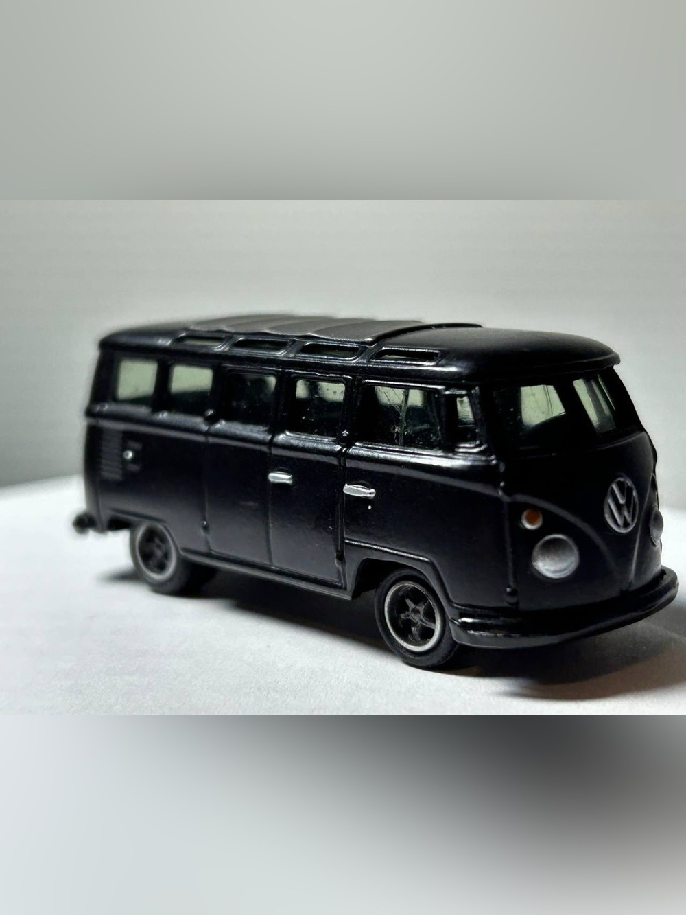 Johnny Lightning VW Volkswagen Samba Van Black